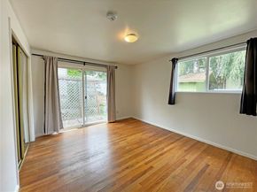 1706 NE 82nd St, Seattle WA 98115