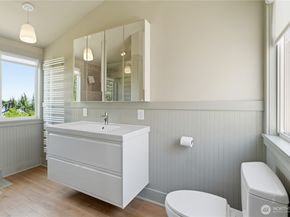 614 35th Avenue, Seattle WA 98122
