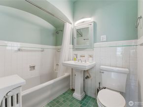 614 35th Avenue, Seattle WA 98122