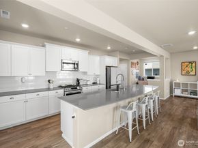 930 Timberline Avenue, Bremerton WA 98312
