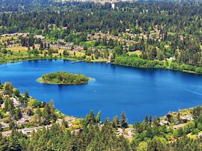 1615 N 196th Place, Shoreline WA 98133