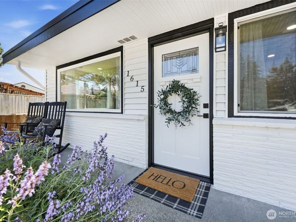 1615 N 196th Place, Shoreline WA 98133