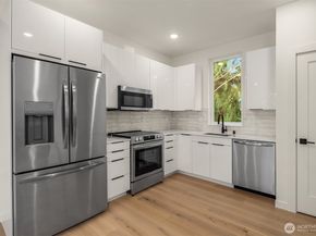 7334 25th Avenue NW, Seattle WA 98117