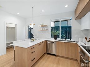 1762 NW 60th Street B, Seattle WA 98107