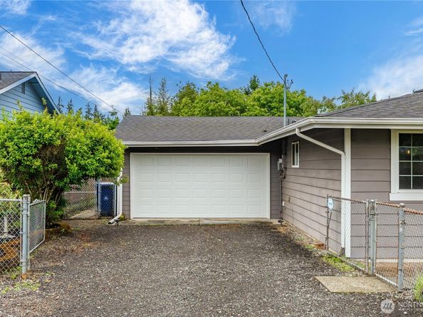 1030 118th Place SE, Everett WA 98208