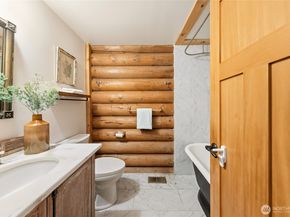 22005 SE 28th Street, Sammamish WA 98075