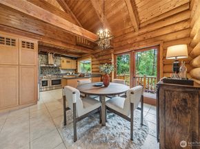 22005 SE 28th Street, Sammamish WA 98075