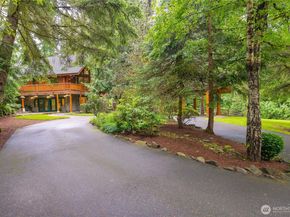 22005 SE 28th Street, Sammamish WA 98075