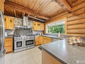 22005 SE 28th Street, Sammamish WA 98075