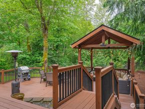 22005 SE 28th Street, Sammamish WA 98075