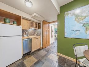 22005 SE 28th Street, Sammamish WA 98075