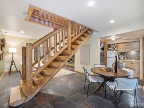 22005 SE 28th Street, Sammamish WA 98075