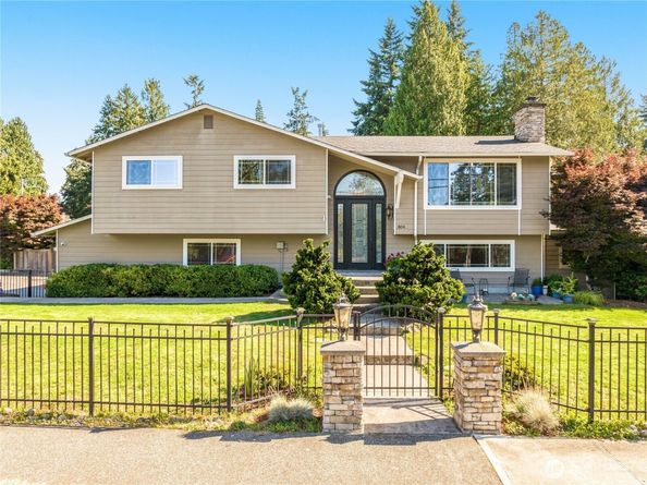 804 15th Street SW, Edmonds WA 98020