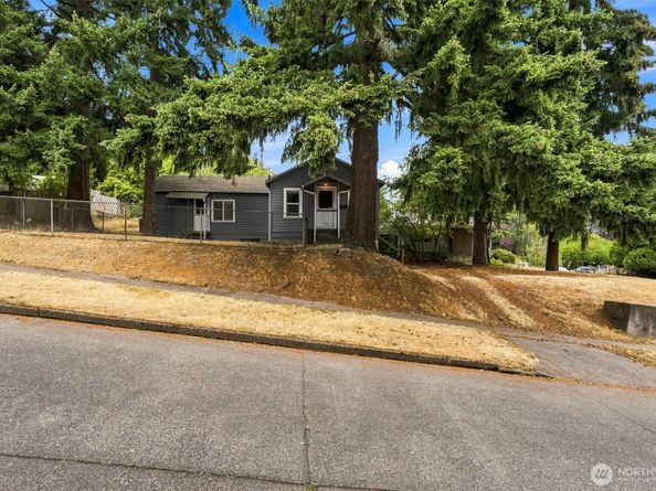 7955 29th Avenue SW, Seattle WA 98126