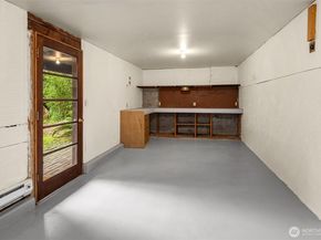 5709 80th Avenue SE, Mercer Island WA 98040