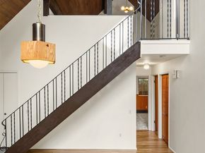 5709 80th Avenue SE, Mercer Island WA 98040