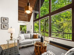5709 80th Avenue SE, Mercer Island WA 98040
