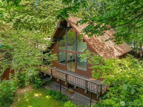 5709 80th Avenue SE, Mercer Island WA 98040