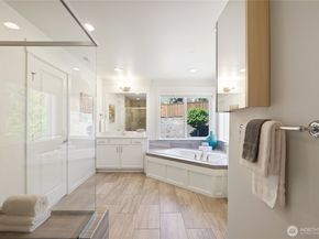 10922 NE 194th Drive, Bothell WA 98011