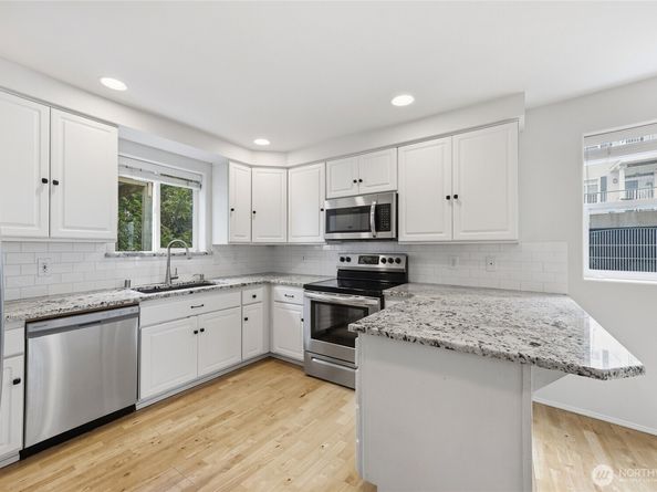 3980 129th Place SE B203, Bellevue WA 98006