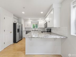 3980 129th Place SE B203, Bellevue WA 98006