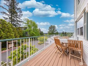 3980 129th Place SE B203, Bellevue WA 98006