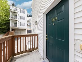 3980 129th Place SE B203, Bellevue WA 98006
