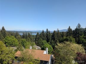 3416 161st Court SE 38, Bellevue WA 98008