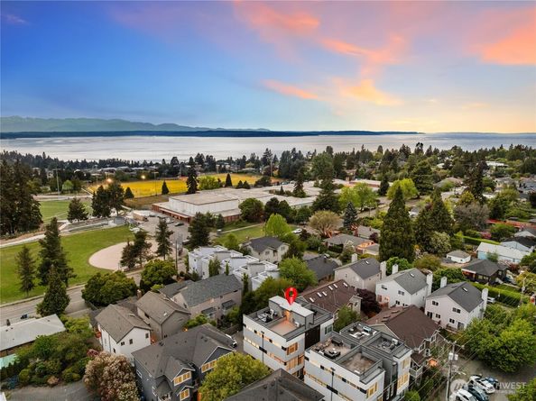 9043 C Mary Avenue NW, Seattle WA 98117