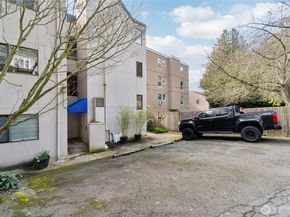 4222 Beach Drive SW 202, Seattle WA 98116