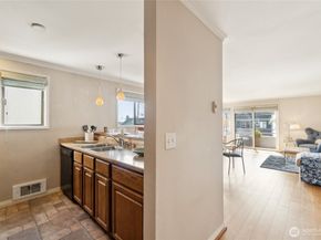 4222 Beach Drive SW 202, Seattle WA 98116