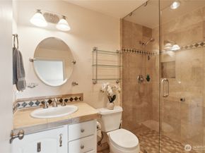 4222 Beach Drive SW 202, Seattle WA 98116