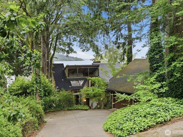 500 W Lake Sammamish Parkway NE, Bellevue WA 98008