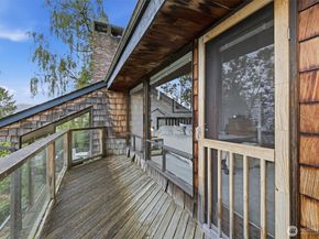 500 W Lake Sammamish Parkway NE, Bellevue WA 98008