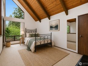 500 W Lake Sammamish Parkway NE, Bellevue WA 98008