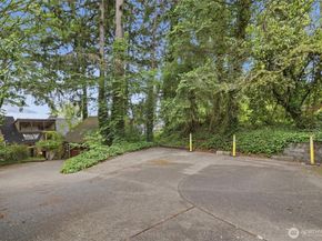 500 W Lake Sammamish Parkway NE, Bellevue WA 98008
