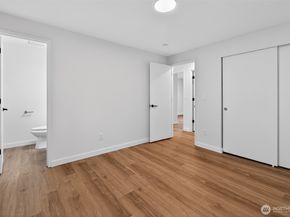 320 213th Place SW, Bothell WA 98021