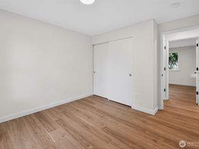 320 213th Place SW, Bothell WA 98021