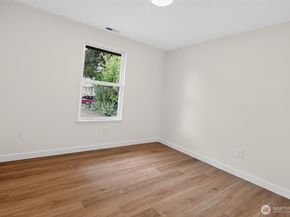 320 213th Place SW, Bothell WA 98021