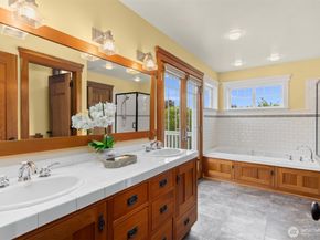 15390 Broom Street NE, Bainbridge Island WA 98110