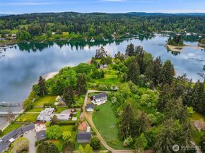 15390 Broom Street NE, Bainbridge Island WA 98110
