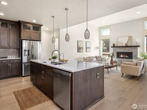 20045 10th Avenue NW 11, Shoreline WA 98177