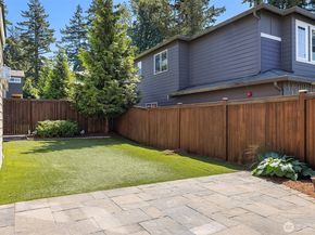 20045 10th Avenue NW 11, Shoreline WA 98177
