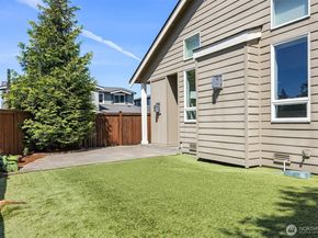 20045 10th Avenue NW 11, Shoreline WA 98177