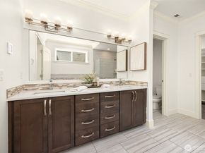20045 10th Avenue NW 11, Shoreline WA 98177