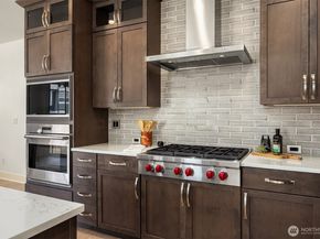 20045 10th Avenue NW 11, Shoreline WA 98177