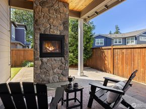 20045 10th Avenue NW 11, Shoreline WA 98177