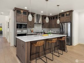 20045 10th Avenue NW 11, Shoreline WA 98177