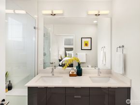 3029 3rd Avenue W B, Seattle WA 98119