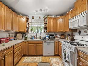 428 W Davies Loop, Lake Stevens WA 98258